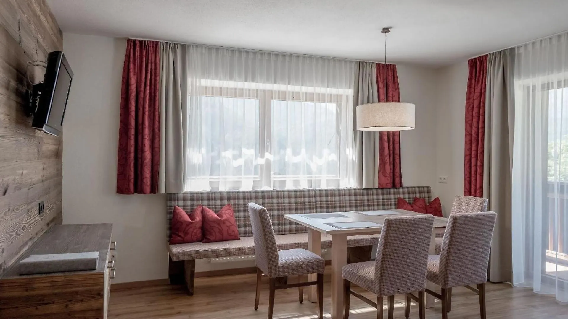 Ferienwohnung 2 - Direkt An Der Skipiste In Soelden location